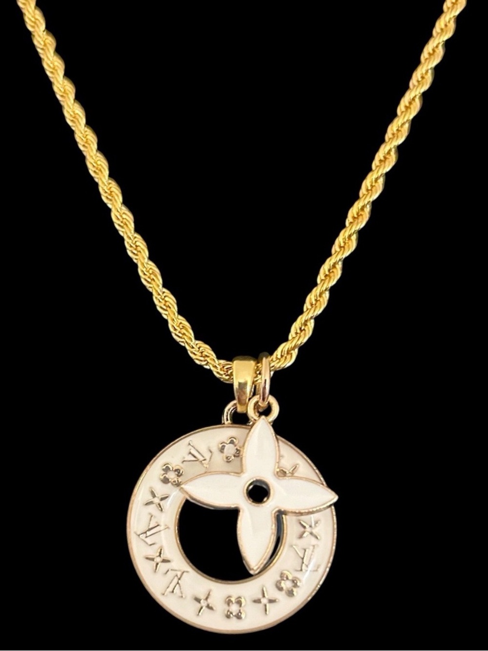 Louis Vuitton Star Blossom M Star Necklace